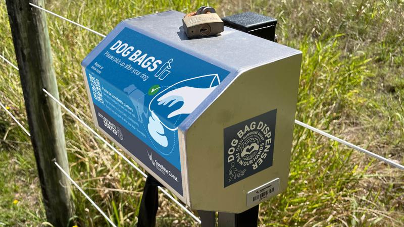 LIM_bins_fig_dog bag dispenser mounting2.jpg